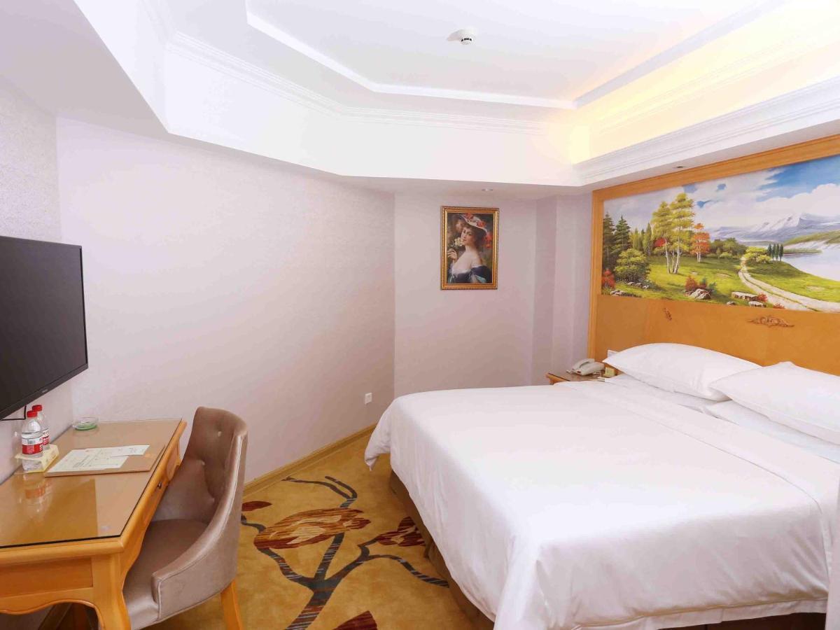 Vienna Hotel Zhongshan West District Екстер'єр фото